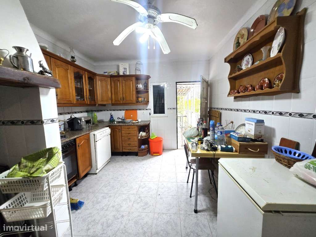 Moradia T2 de Dois Pisos com Quintal - Excelente Oportunidade - Grande imagem: 4/16