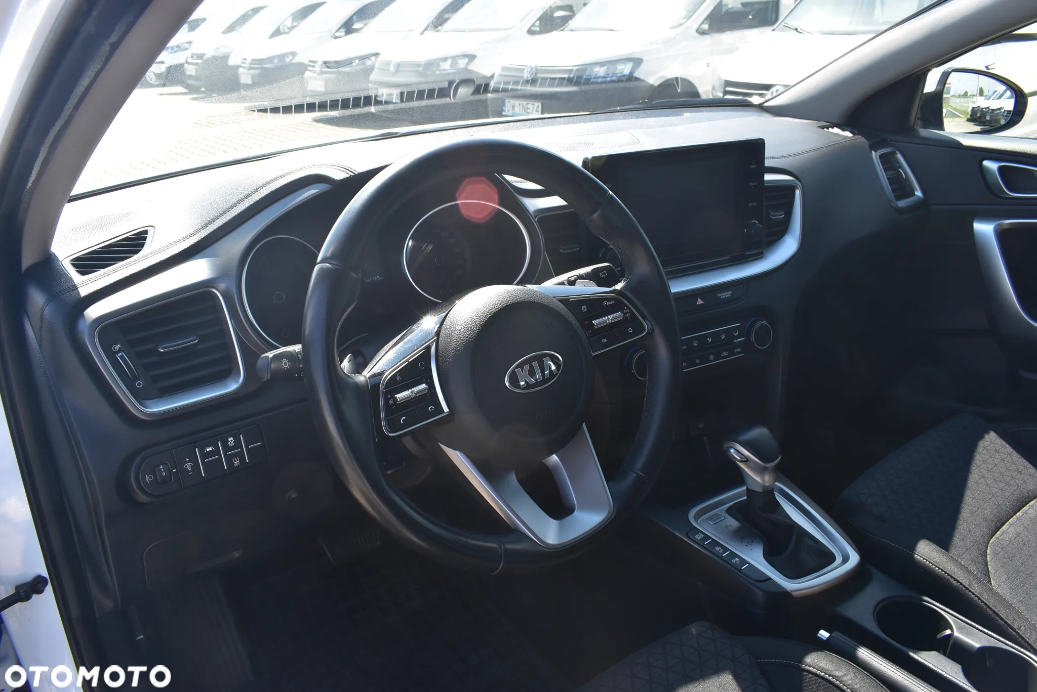 Kia Ceed - 10