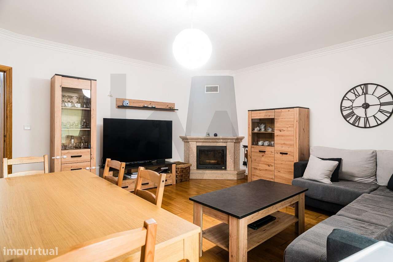 Quer um terraço gigante e dois quartos numa casa em Queluz?-6