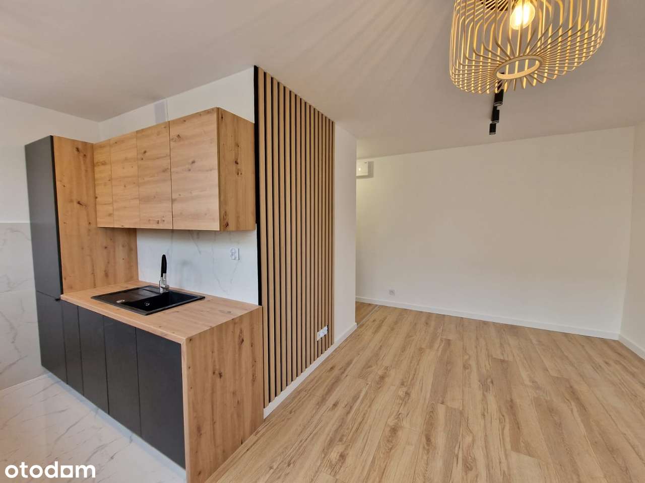 2 pokoje, balkon, winda, piwnica - po generalnym remoncie, blisko UE - Pełny obrazek: 4/13