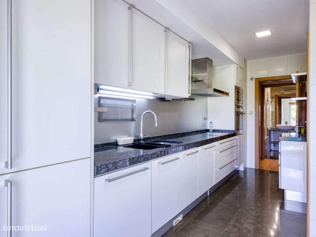 T3 com Box 2 carros e grande varanda - Colinas do Cruzeiro, Odivelas-12