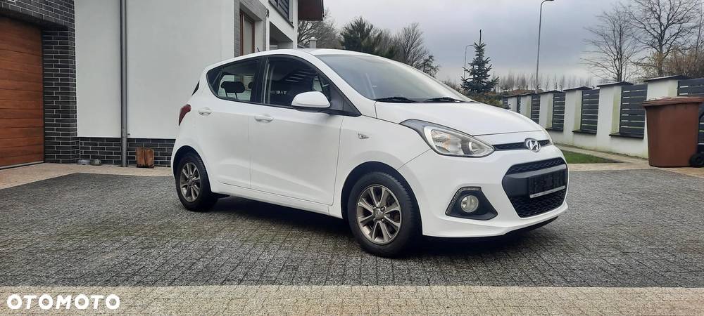 Hyundai i10 1.0 Fifa World Cup Edition - 6