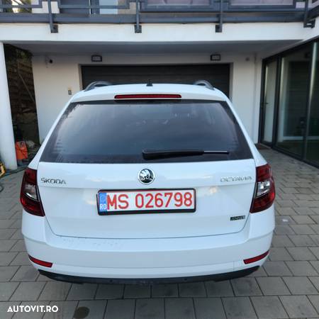 Skoda Octavia Combi Diesel 1.6 TDI DSG Style - 8