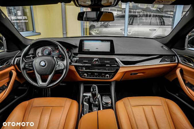 BMW Seria 5 520d Touring Luxury Line - 6