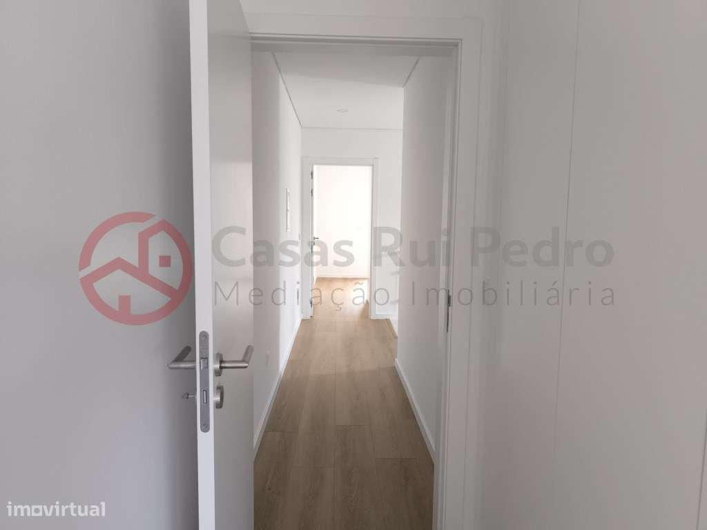 Moradia Térrea T3 com Piscina e Pérgula - Grande imagem: 4/33