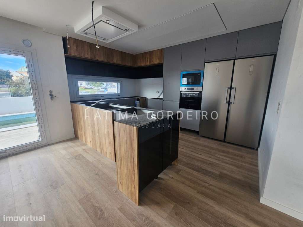 Moradia Isolada T4 Duplex Venda Almada-5