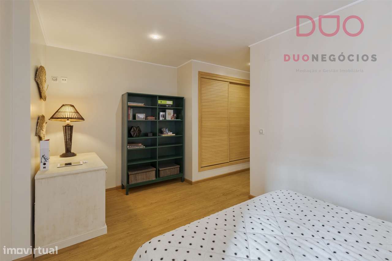 Moradia T4+1 à venda no Montijo-24