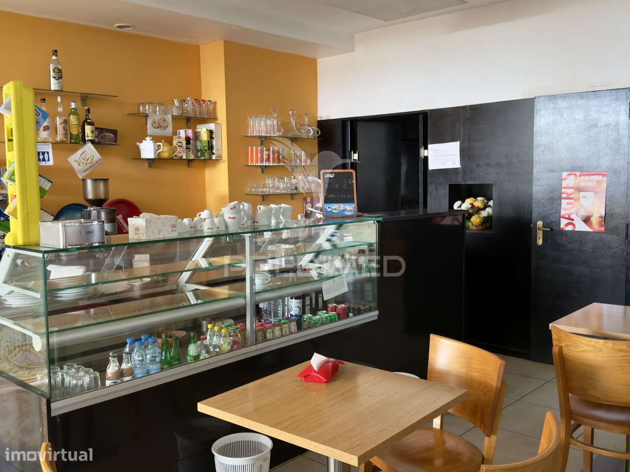 Venda de Loja-Café no Centro de Almada - Grande imagem: 5/22