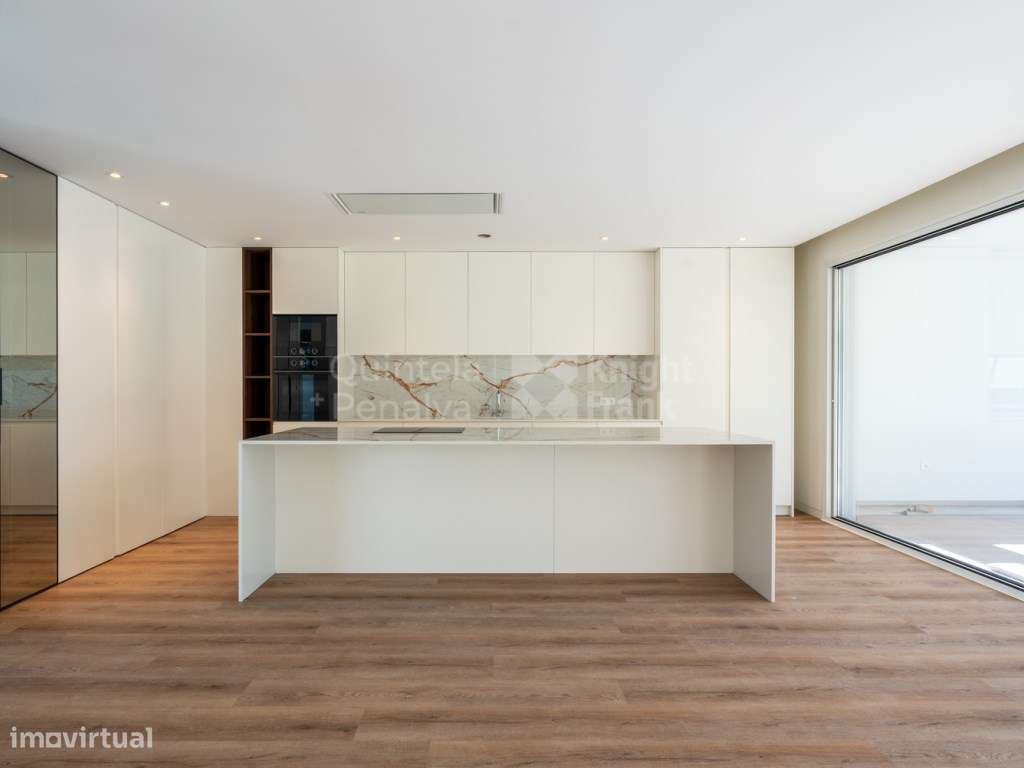 Moradia T7 com jardim e piscina na Verdizela-11