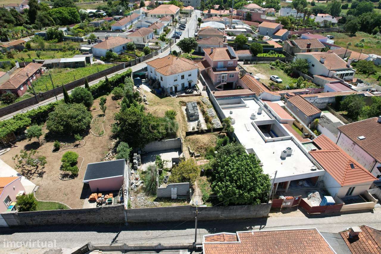 Moradia para Remodelação com Projeto Aprovado em São Félix da Marinha--12