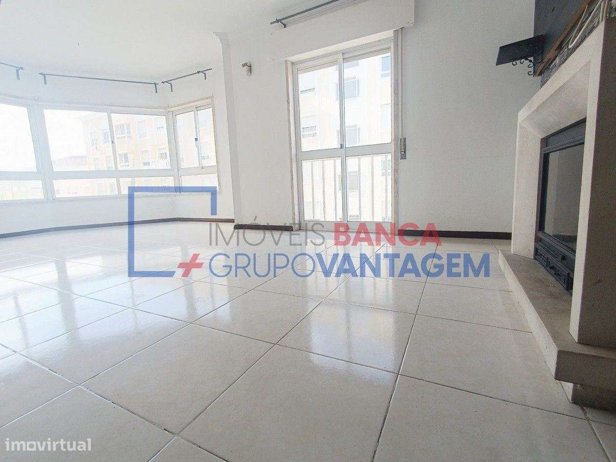 APARTAMENTO T2 RIO DE MOURO - Grande imagem: 1/26