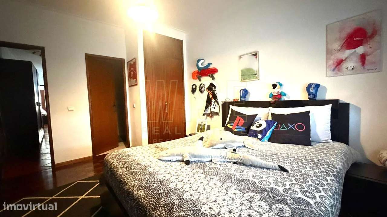 Apartamento T3 com  Garagem e Arrumo no Centro da Lousã-8