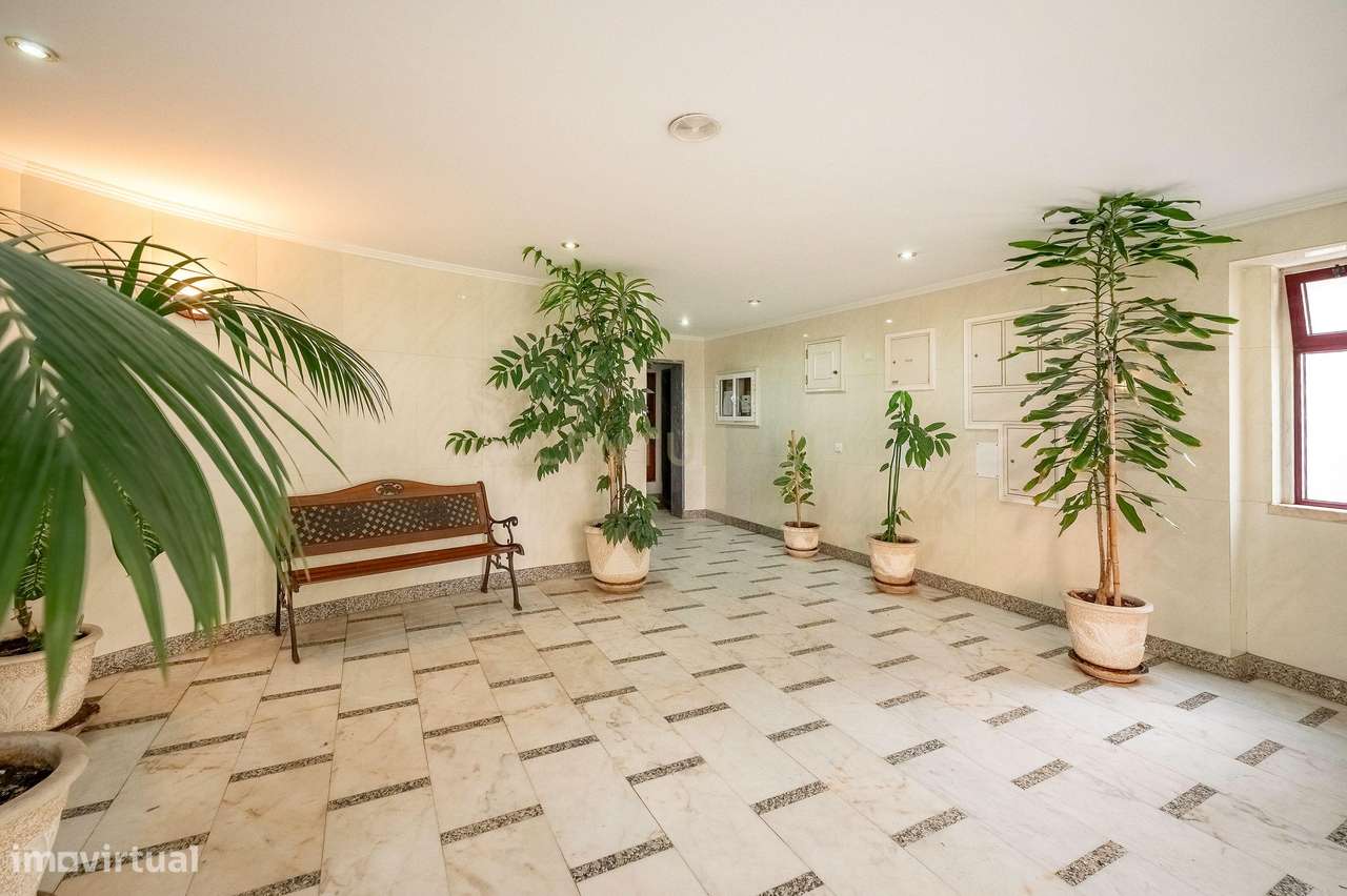 Apartamento T3, com Box de 85 m2 e Arrecadação em Odivelas-28