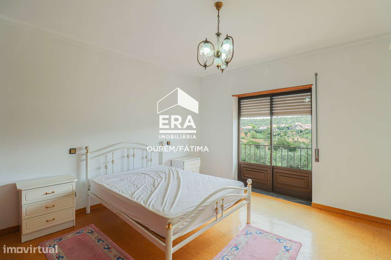 Moradia T5 no Olival, Ourém-22