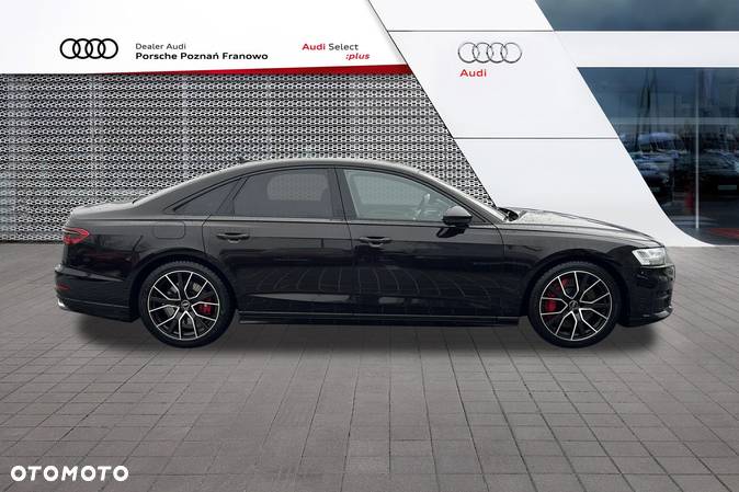 Audi S8 - 8