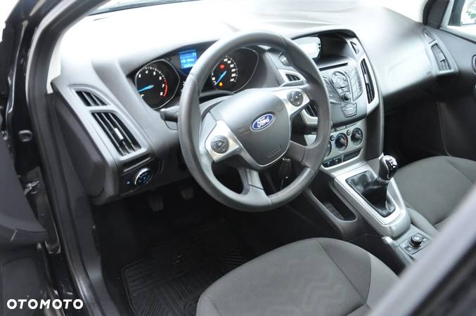 Ford Focus 1.6 16V Ambiente - 15