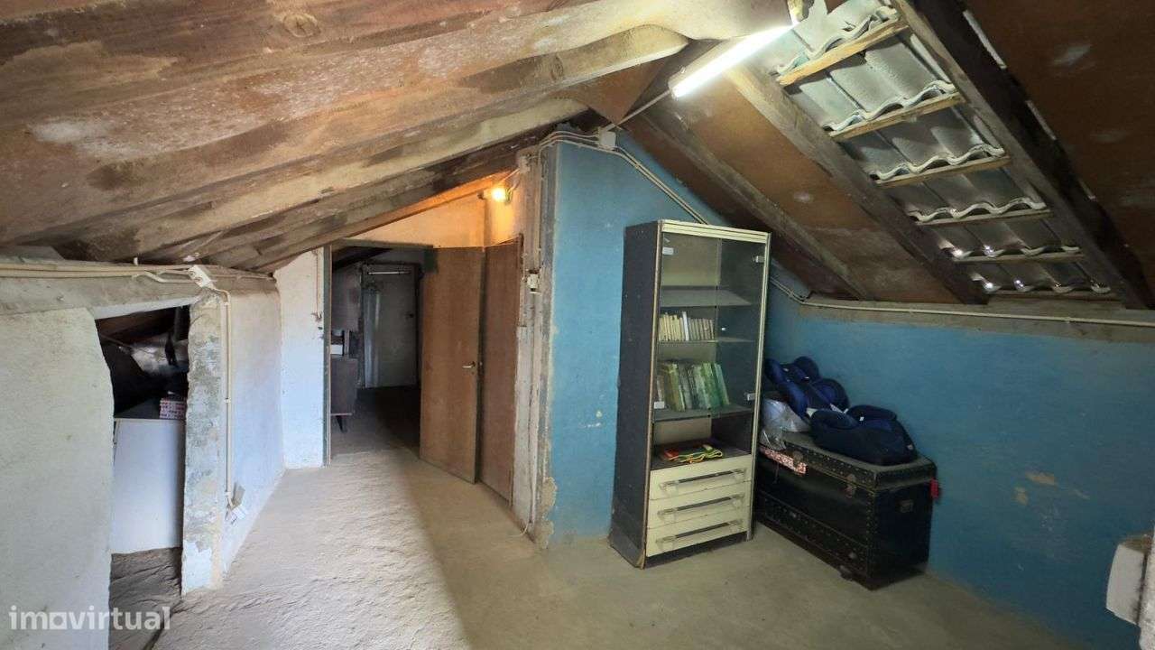 Moradia T3 + anexoT3 + sótão - 195 m2 - Abóboda - São Domingos de Rana-35