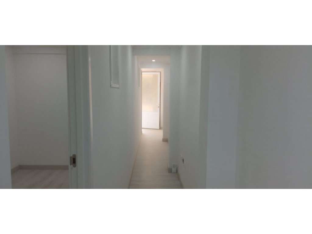 Loja com Acesso Direto à Rua - 46m² + 15m² de Terreno - Grande imagem: 4/9