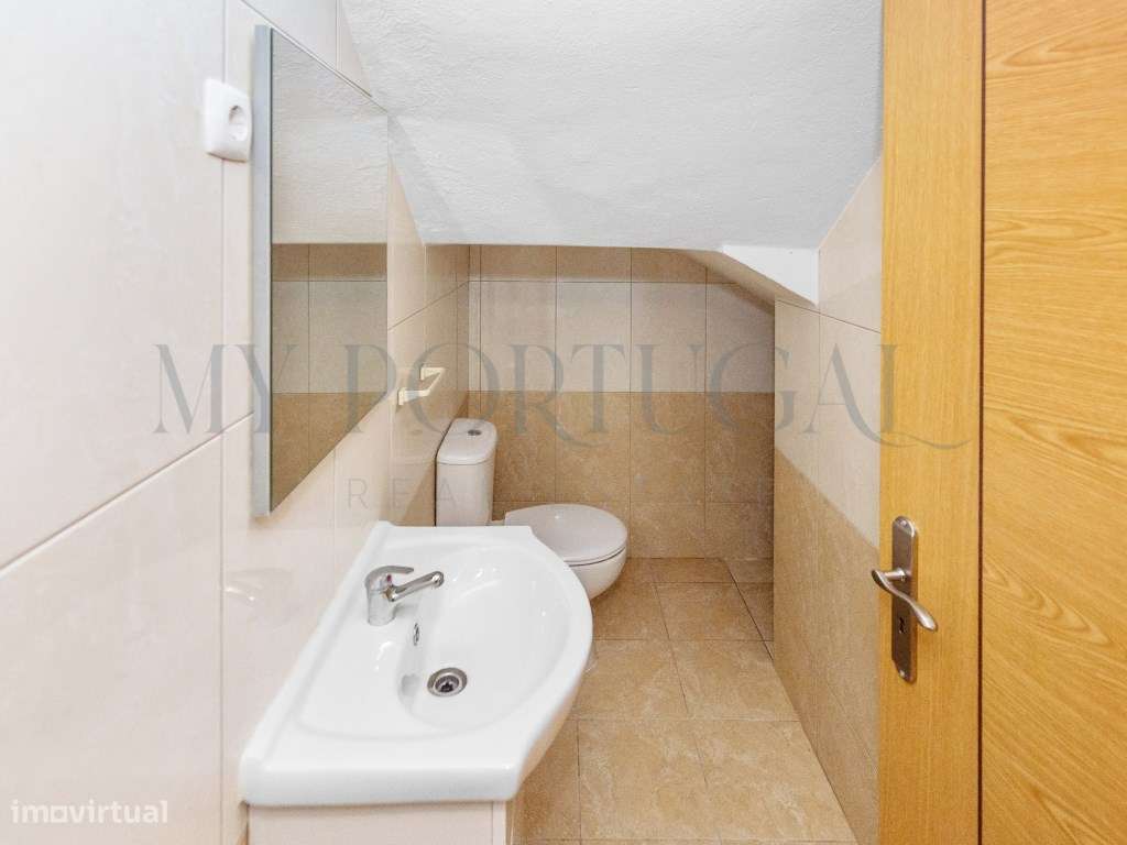 Oportunidade Única de Investimento no Coração Histórico de Trancoso-14