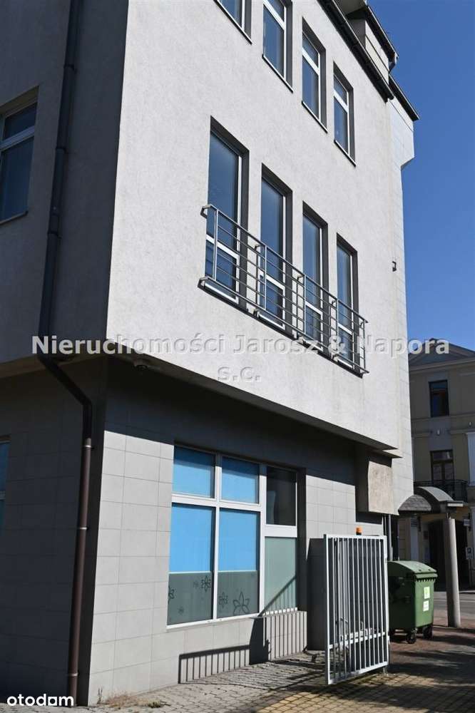 Nowoczesny budynek usługowo-handlowy z windą-3