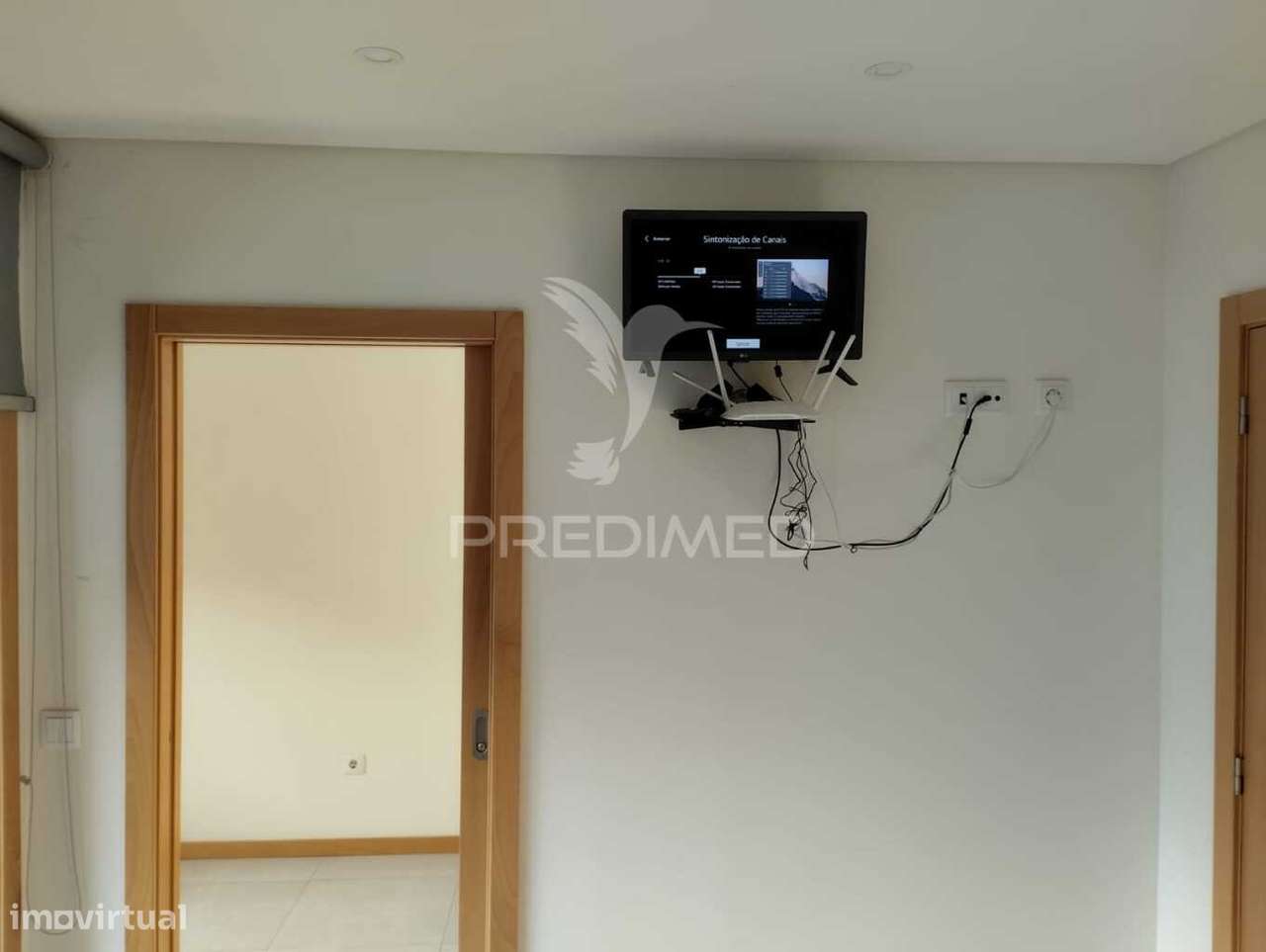 Arrenda-se T1 na Praça das Flores - Porto - Grande imagem: 5/10