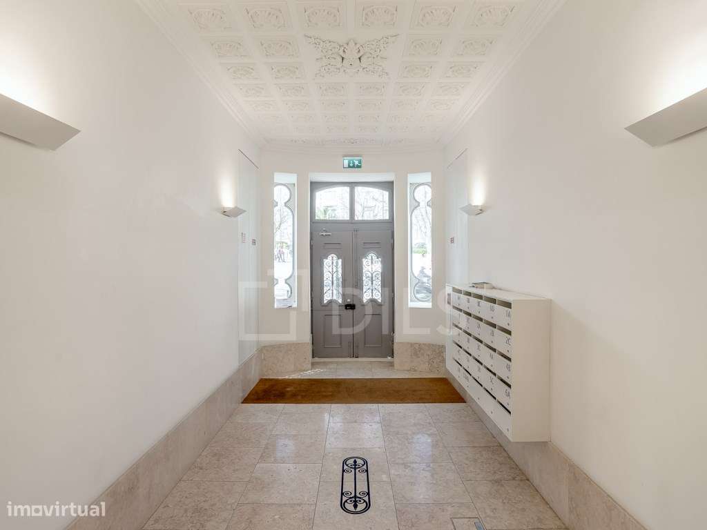 Apartamento T1 Lisboa, renovado, com pátio privativo-14