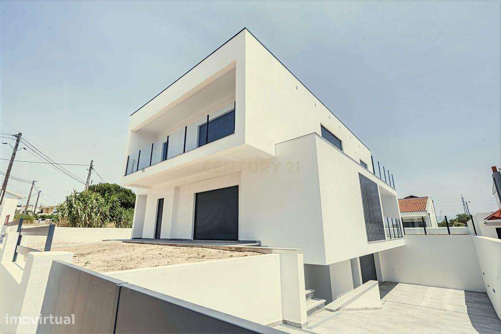 Moradia T4+1 de Luxo - Sobreda - Charneca de Caparica-37