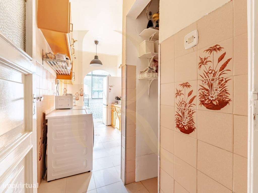 Apartamento T2 com quintal e elevador em Ajuda - Lisboa-14