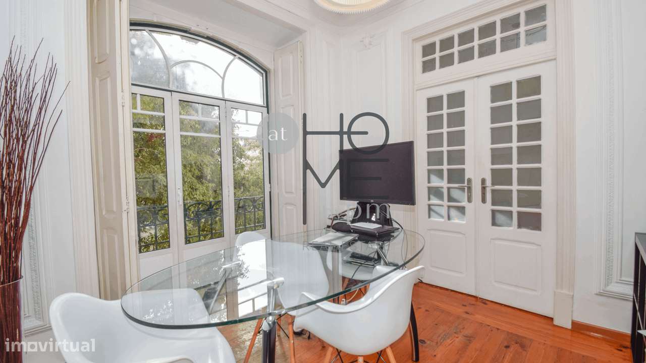 Av. Luís Bívar | T3 + 1 de charme em Lisboa-11