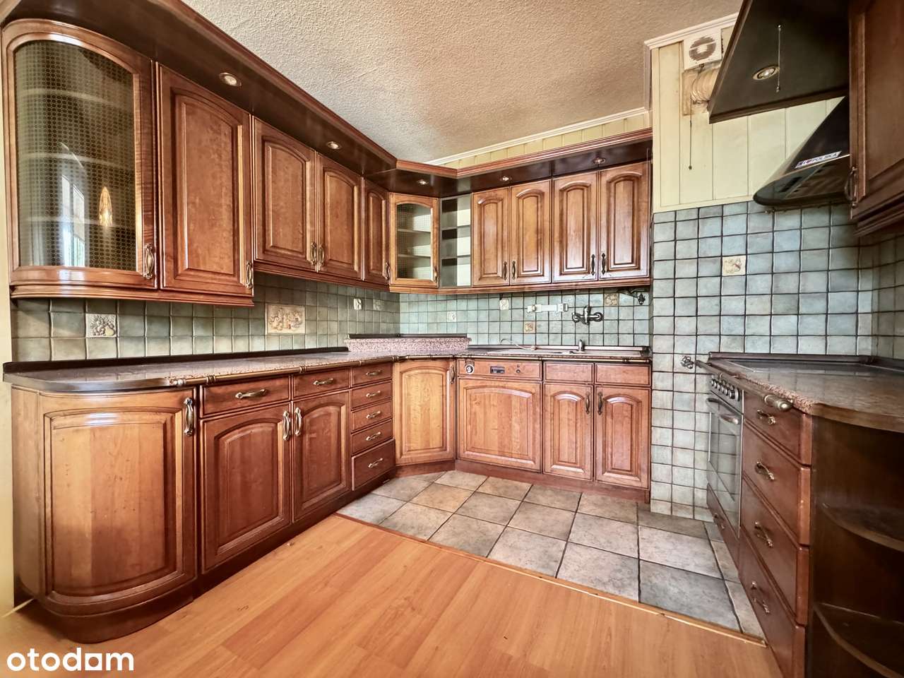 Dom jednorodzinny w zabudowie szeregowej z POTENCJAŁEM! GARAŻ | OGRÓD - Pełny obrazek: 5/15