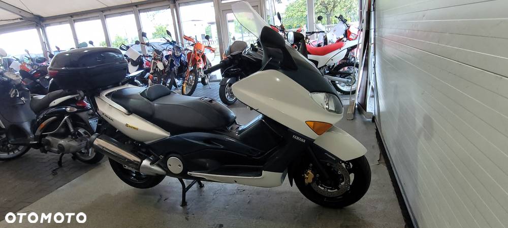 Yamaha Tmax - 18