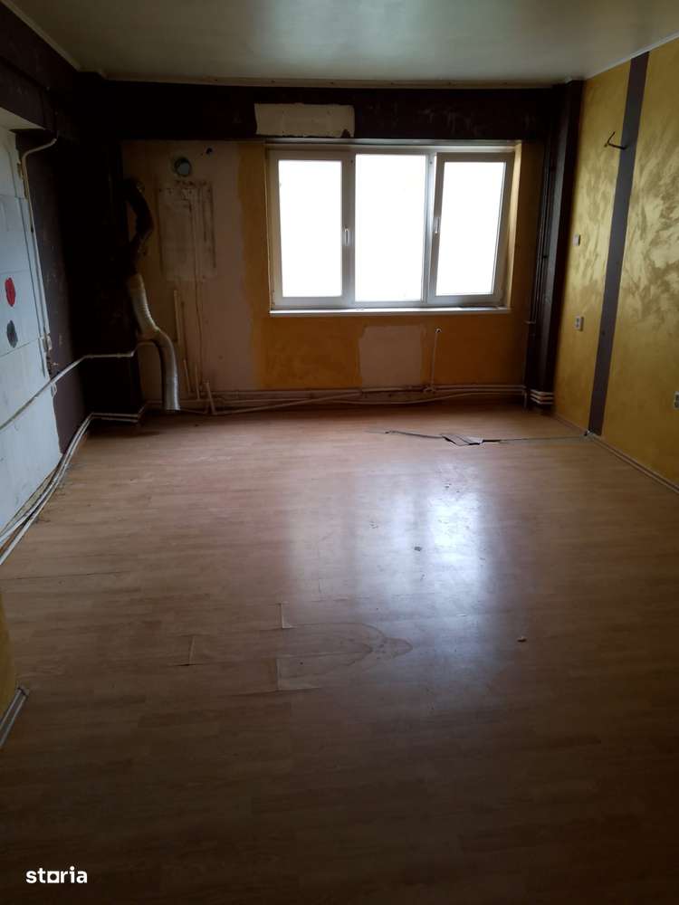De Vanzare Apartament cu 2 camere zona Buzaului-3