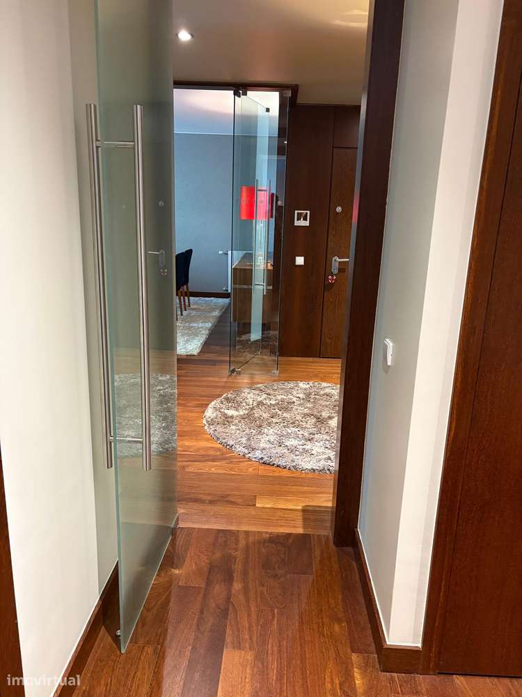 Exclusivo Apartamento T4 em condomínio fechado-12