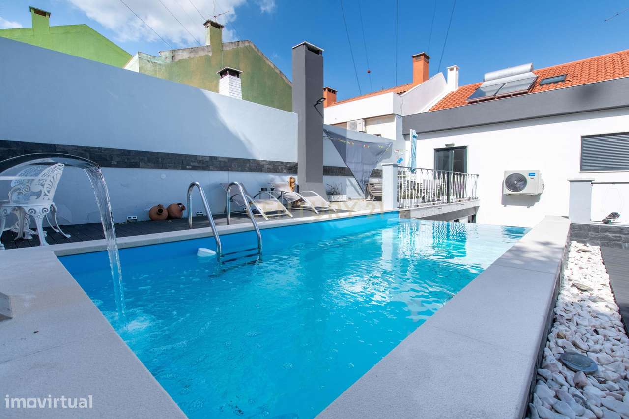 Oportunidade Única no Bom Retiro – Moradia de Sonho com Piscina, Jardi - Grande imagem: 2/52