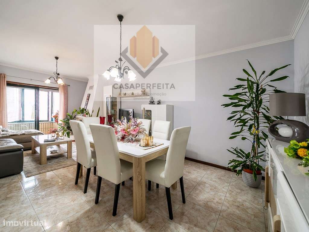 Apartamento T3 Como Novo com Varandas e Box - a 1500 metros da Prai... - Grande imagem: 4/35