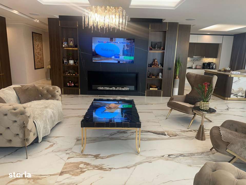 Penthouse futurist situat in Mamaia Nord-9