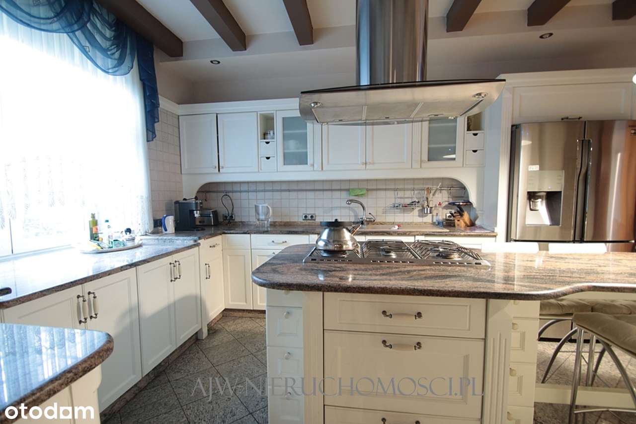 Rezydencja w Izabelinie C z basenem i sauną-6