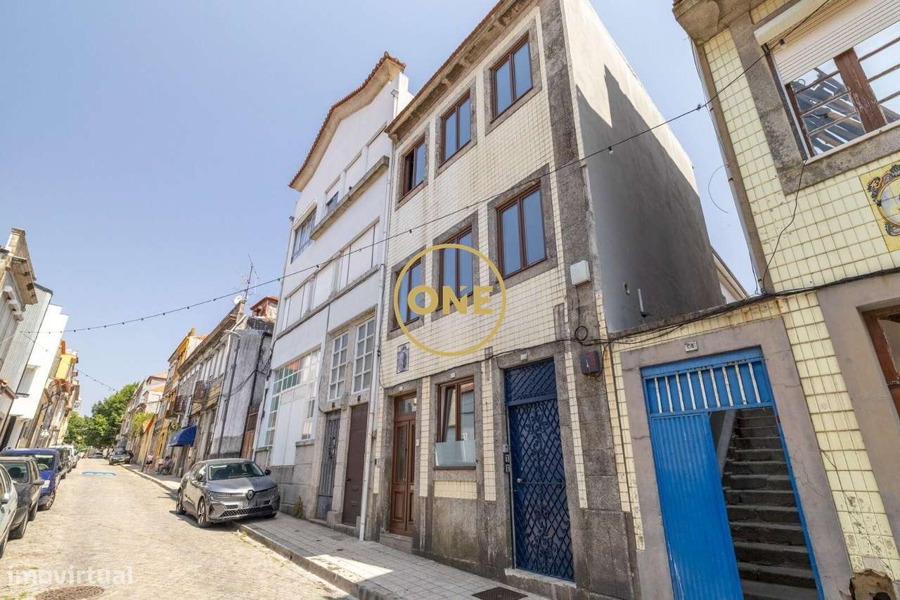 Excelente Edifício com 6 Apartamentos a funcionar em Regime de A/L. - Grande imagem: 2/16