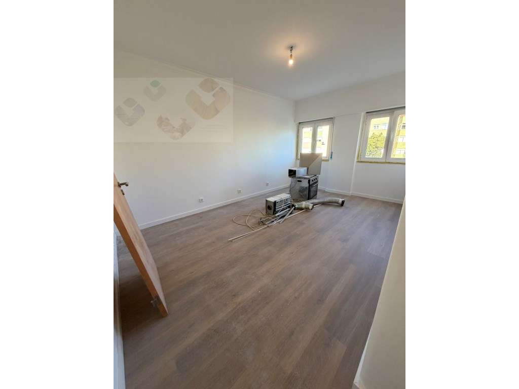 Amadora Urb. Quinta do Borel, T3, Remodelado, r/chão, Oportunidade!!!!-10