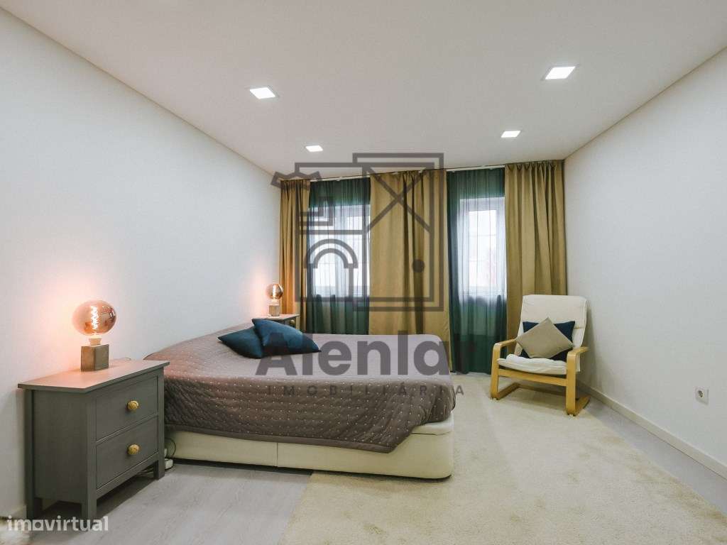 Moradia T3 como nova, no centro de Alhandra-25