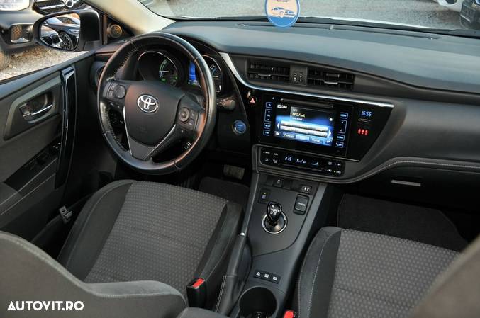 Toyota Auris 1.8 L VVT-i HSD Luna - 7