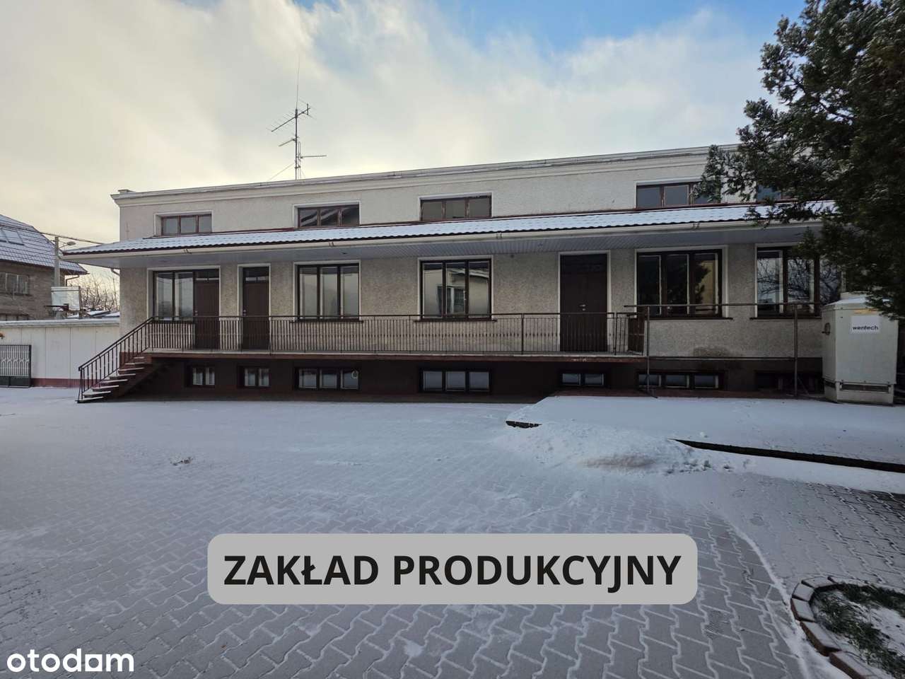 Dom z zakładem produkcyjnym Centrum-13