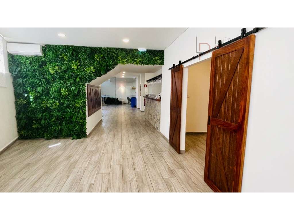 Restaurante no centro da cidade de Sines-7