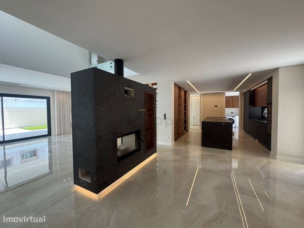 Moradia T4 Luxo Isolada | Belverde | Piscina | Garagem-18