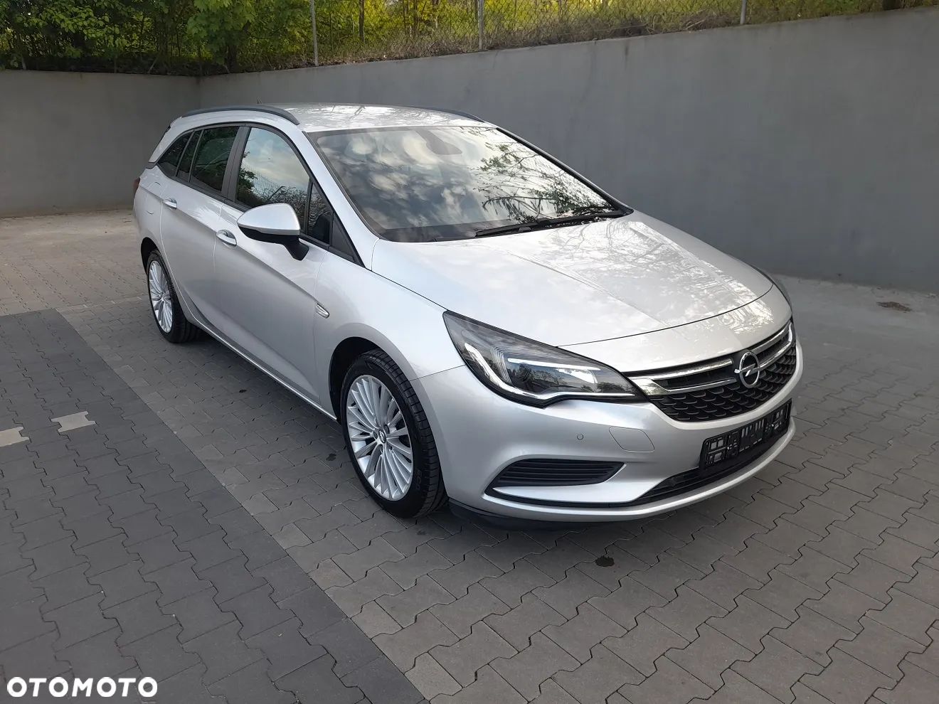 Opel Astra 1.6 D (CDTI DPF ecoFLEX) Start/Stop Edition - 1