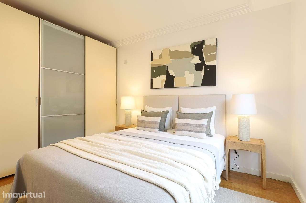 Apartamento T2 com garagem no coração de Campo de Ourique, Lisboa-17