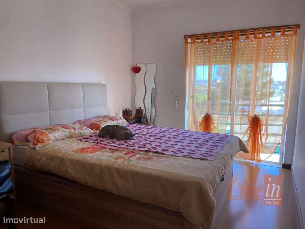 Apartamento T1 Renovado na Ericeira-6
