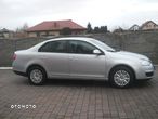 Volkswagen Jetta 1.6 FSI Comfortline - 3