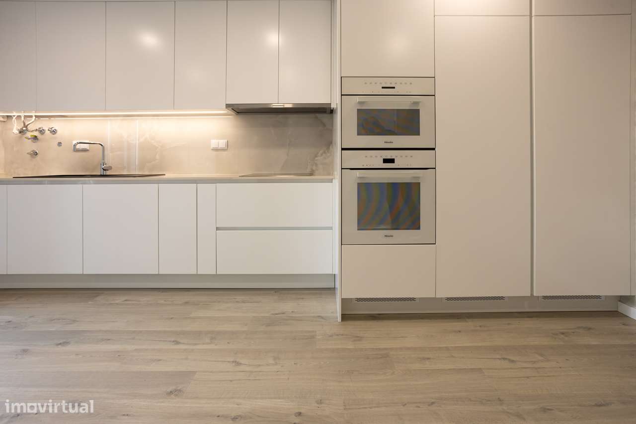 Apartamento T4 Novo no Montijo – Elegância, Conforto e Sustentabilidad - Grande imagem: 1/37