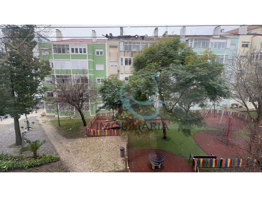 Apartamento T2 à venda em Pedralvas - Benfica | Lisboa - Grande imagem: 3/17